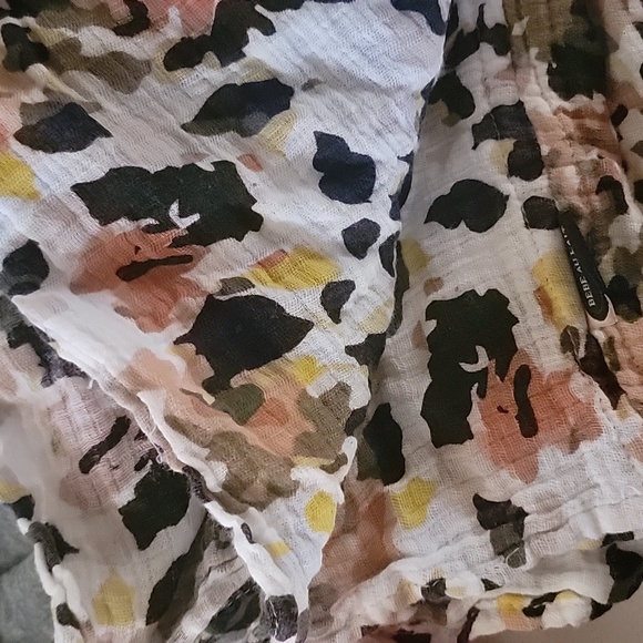 Bundle - nursing covers. Brands Nuroo, GoldBug, and Bebe Au Lait. - Picture 2 of 3